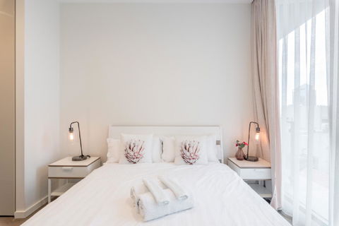 Sydney CBD Modern 2 Bedroom Apartment + Free Car Parking - Accommodation Rockhampton 7