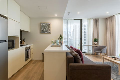 Sydney CBD Modern 2 Bedroom Apartment + Free Car Parking - Accommodation Rockhampton 21