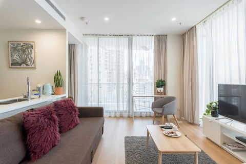 Sydney CBD Modern 2 Bedroom Apartment + Free Car Parking - Accommodation Rockhampton 2