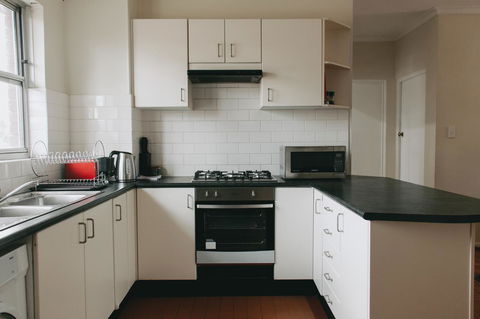 Lotus Stay Manly - Apartment 29B - Accommodation Rockhampton 4