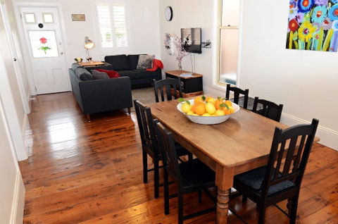 Thelma's Temora - Accommodation Rockhampton 7