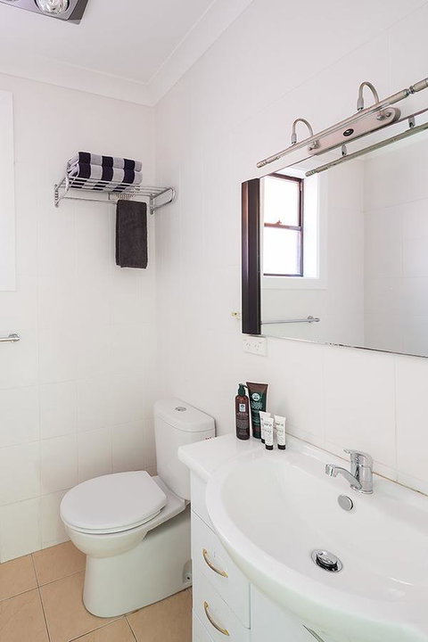 Jet Flamingo - Accommodation Rockhampton 2