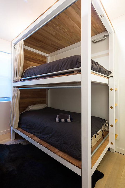 Jet Flamingo - Accommodation Rockhampton 0