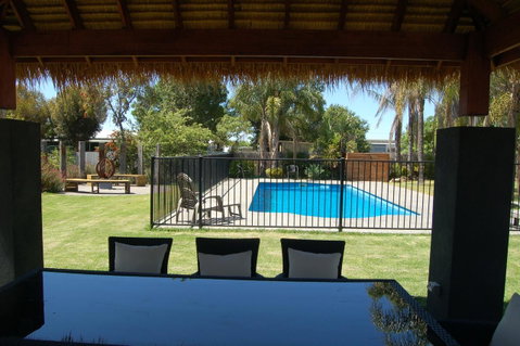 Federation Motel Resort - Corowa - Accommodation Rockhampton 1