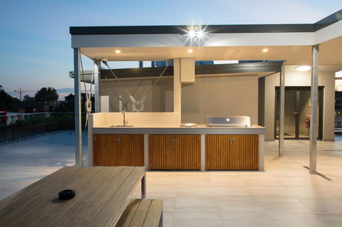 Studio 8 Residences - Adults Only - Accommodation Rockhampton 10