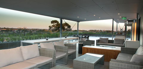 Studio 8 Residences - Adults Only - Accommodation Rockhampton 7