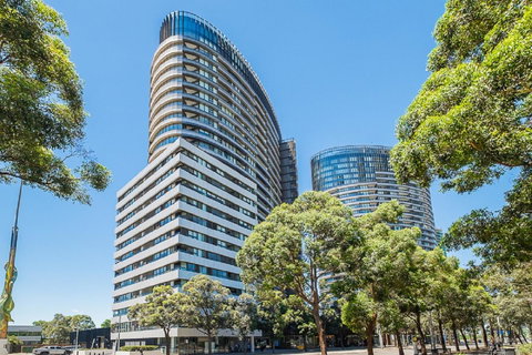 Australian Tower Stay - Accommodation Rockhampton 0