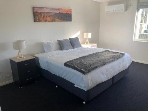 Carlton Suites - Accommodation Rockhampton 1