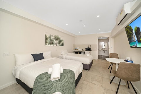 Carlton Suites - Accommodation Rockhampton 0