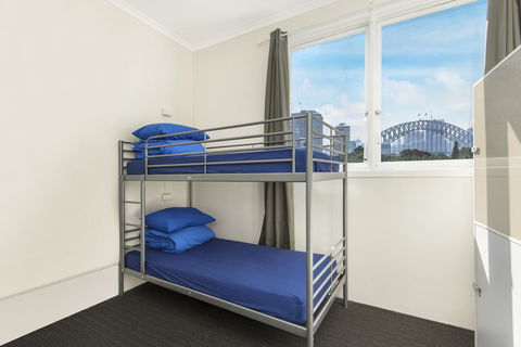 Mad Monkey Downtown - Accommodation Rockhampton 12
