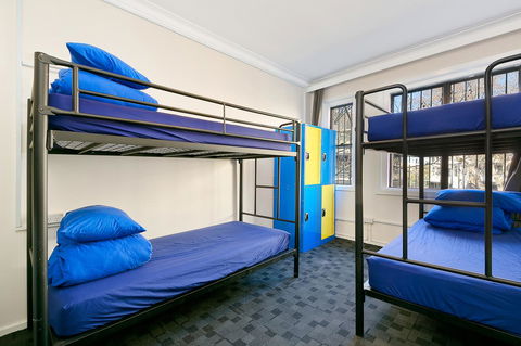 Mad Monkey Downtown - Accommodation Rockhampton 10