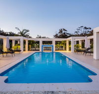 One Mile Mansion - Private Coastal Retreat FREE FAMILY ADVENTURE PASS - Accommodation Rockhampton