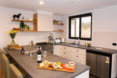 Belisi Farmstay Cottage - Accommodation Rockhampton 4