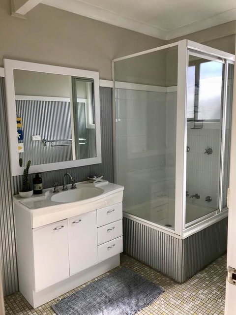 Lakeview Cottage - Accommodation Rockhampton 9