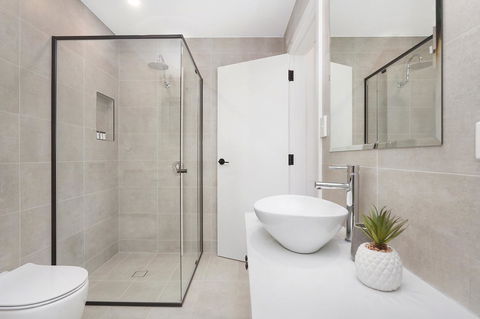 Modern Guest House - Accommodation Rockhampton 8