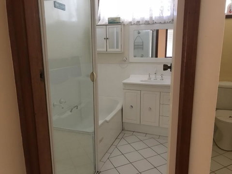 Pinny Paradise - Accommodation Rockhampton 9