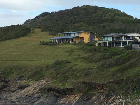 OceanScape Luxury Beachfront Villas - Accommodation Rockhampton 11