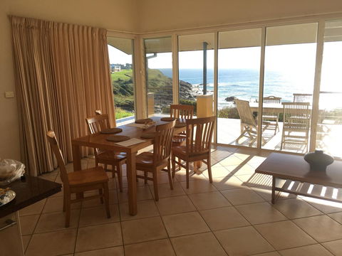 OceanScape Luxury Beachfront Villas - Accommodation Rockhampton 19