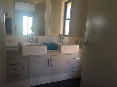 Sydney Amazing Holiday Home Bridal BnB - Accommodation Rockhampton 10