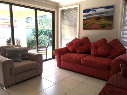 Sydney Amazing Holiday Home Bridal BnB - Accommodation Rockhampton 0