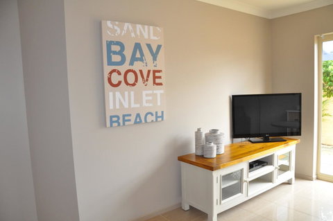 Marty's @ Little Beach - Accommodation Rockhampton 29