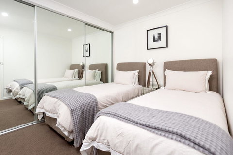 Sleeping In Style - Central & Sophisticated - Accommodation Rockhampton 7