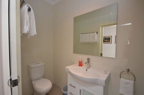 The Old Saddlery - Accommodation Rockhampton 2