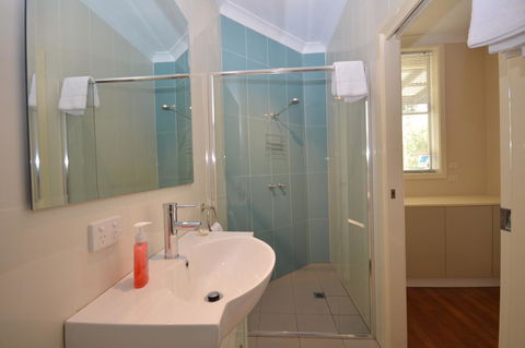 The Old Saddlery - Accommodation Rockhampton 4