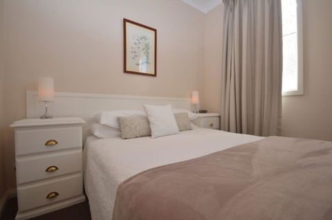 The Old Saddlery - Accommodation Rockhampton 6