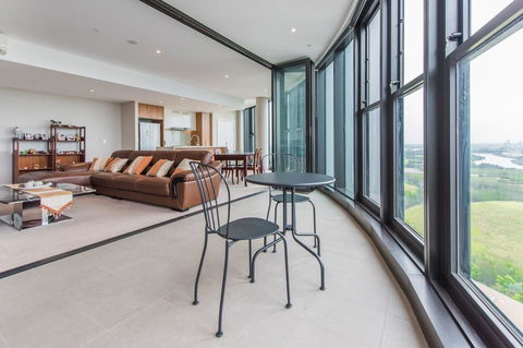 180Â° Water View Three Bedroom (wooden Furniture) - Accommodation Rockhampton 7