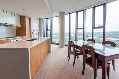 180Â° Water View Three Bedroom (wooden Furniture) - Accommodation Rockhampton 10