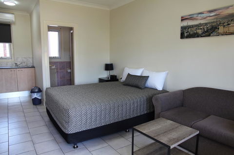 Tumut Apartments - Accommodation Rockhampton 9
