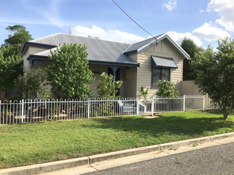 Caledonia Cottage - Accommodation Rockhampton 0