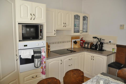Caledonia Cottage - Accommodation Rockhampton 14