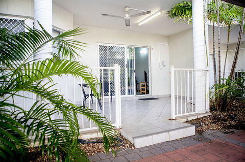 Nightcliff Foreshore Getaway - McKay Gardens - Accommodation Rockhampton 5