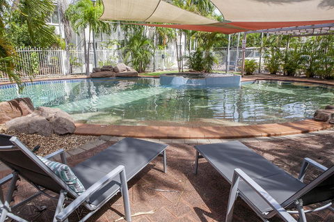 Nightcliff Foreshore Getaway - McKay Gardens - Accommodation Rockhampton 3
