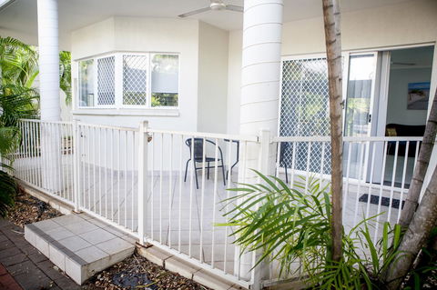Nightcliff Foreshore Getaway - McKay Gardens - Accommodation Rockhampton 4
