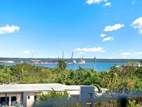 Nomikis\'On The Avenue - Accommodation Rockhampton 15