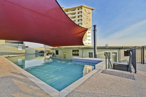 Nomikis\'On The Avenue - Accommodation Rockhampton 17