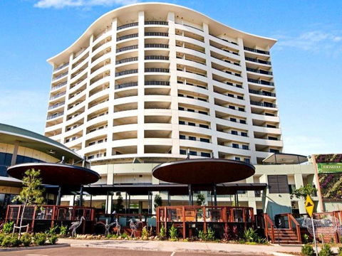 Nomikis\'On The Avenue - Accommodation Rockhampton 16