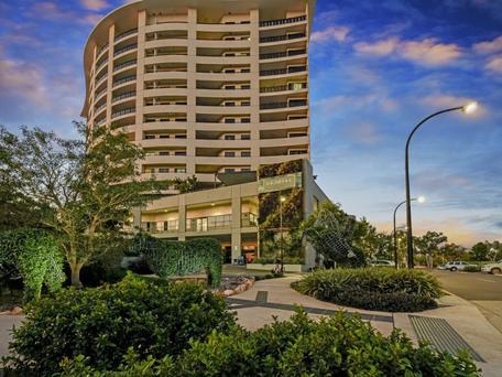 Nomikis\'On The Avenue - Accommodation Rockhampton 1