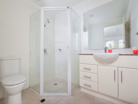 Seaspray Villa 5 - Accommodation Rockhampton 5