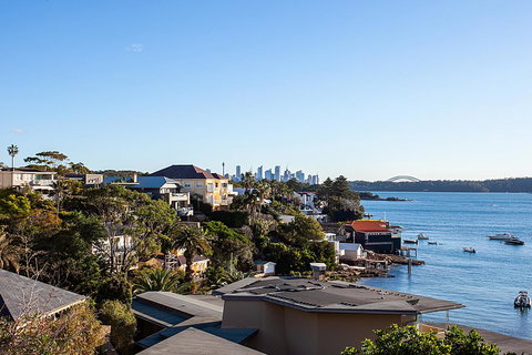 Art Deco Apartment With Breathtaking Water Views - Accommodation Rockhampton 11