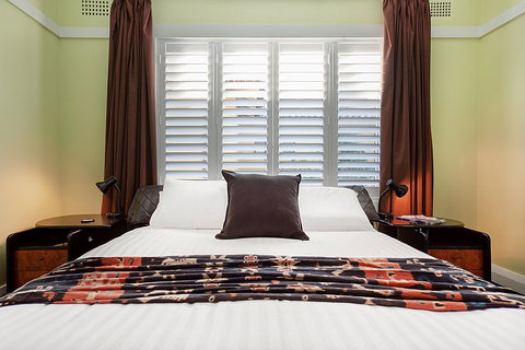 Art Deco Apartment With Breathtaking Water Views - Accommodation Rockhampton 10