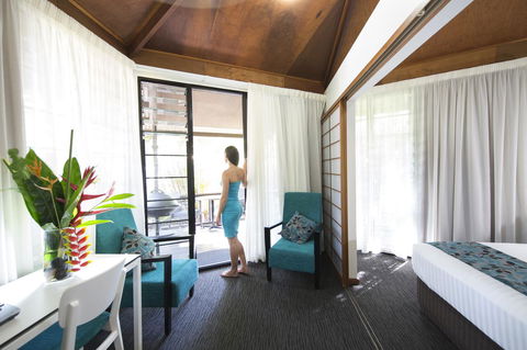 Palms City Resort - Accommodation Rockhampton 0