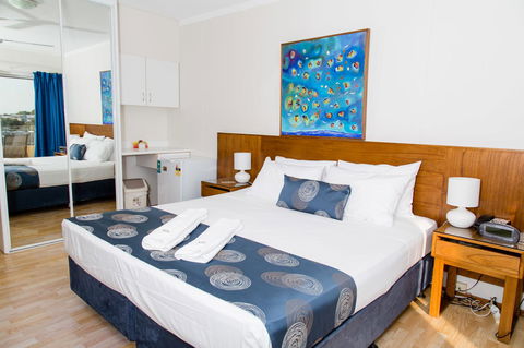 Cullen Bay Resorts - Accommodation Rockhampton 7