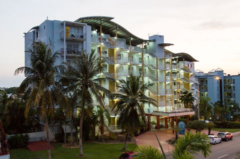 Cullen Bay Resorts - Accommodation Rockhampton 11