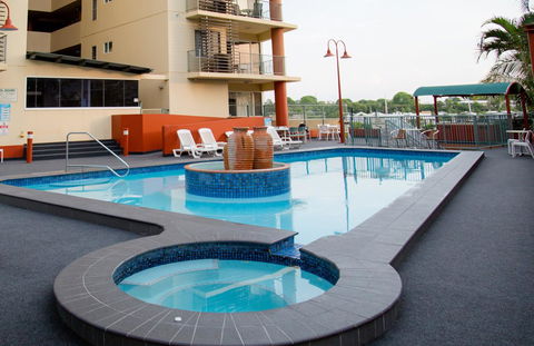 Cullen Bay Resorts - Accommodation Rockhampton 3