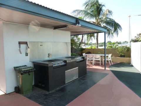 Cullen Bay Resorts - Accommodation Rockhampton 19