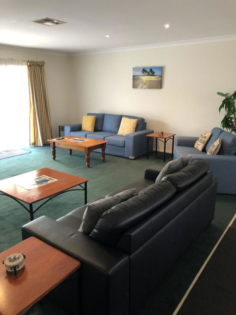 Beaches Serviced Apartments - Accommodation Rockhampton 7